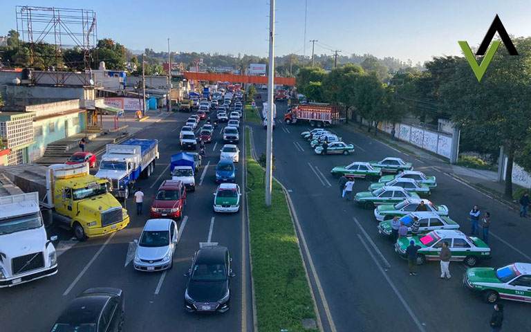 Vialidad interrumpida en la 21 de Marzo